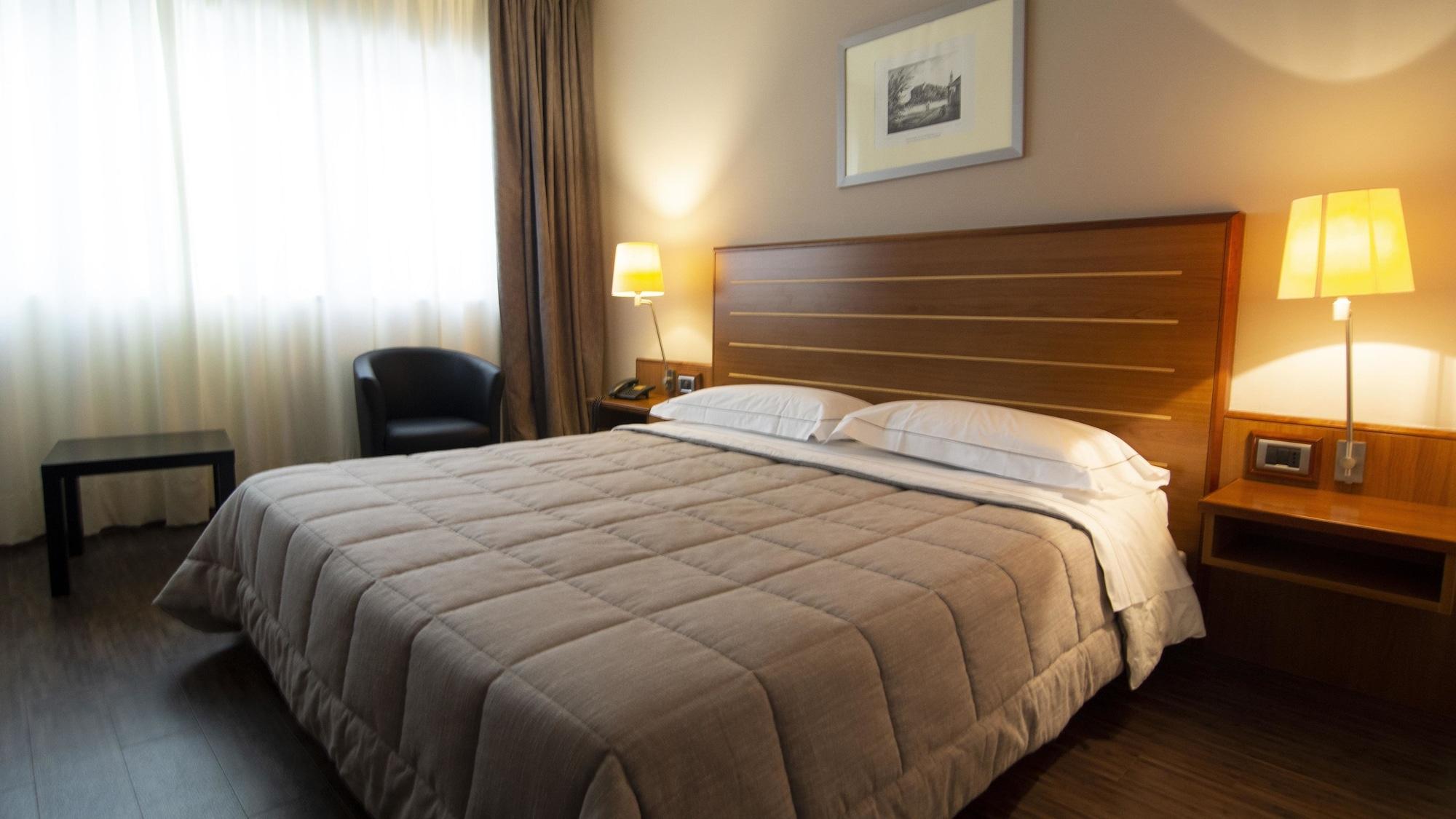 B&B Hotel Cuneo Cristal Exterior photo